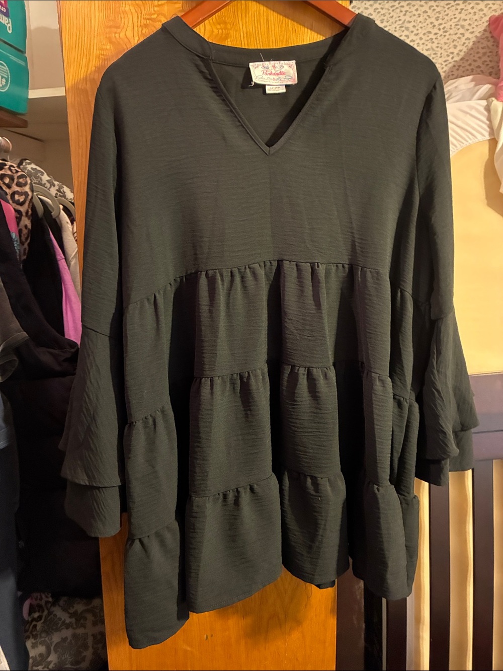 Women's Black Tiered V‑Neck Tunic Top